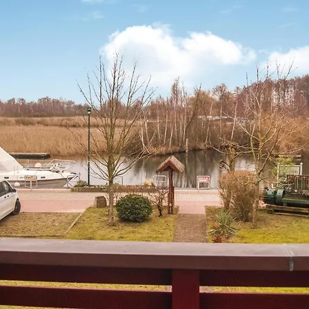 2 Bedroom Beautiful In Plau Am Hébergement de vacances